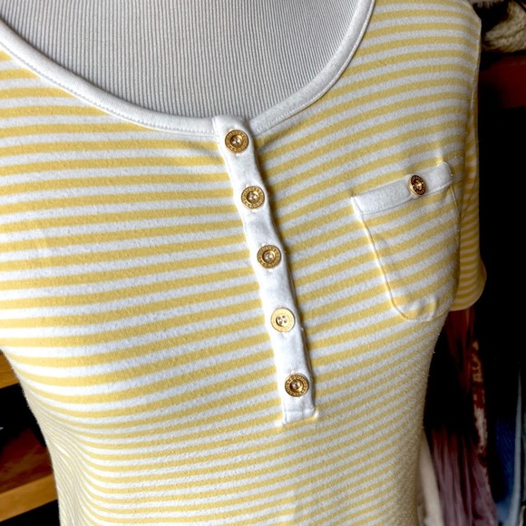 đź’‹FREE w/Purchaseđź’‹CHICOS yellow & white striped tee - Picture 6 of 6